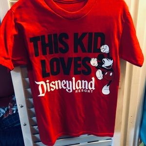 Disneyland t shirt